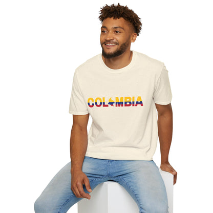 Camiseta com listras da bandeira da Colômbia