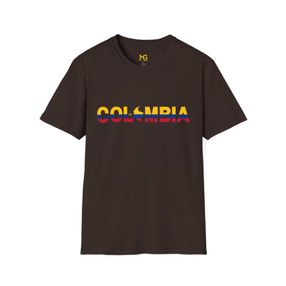 Camiseta com listras da bandeira da Colômbia