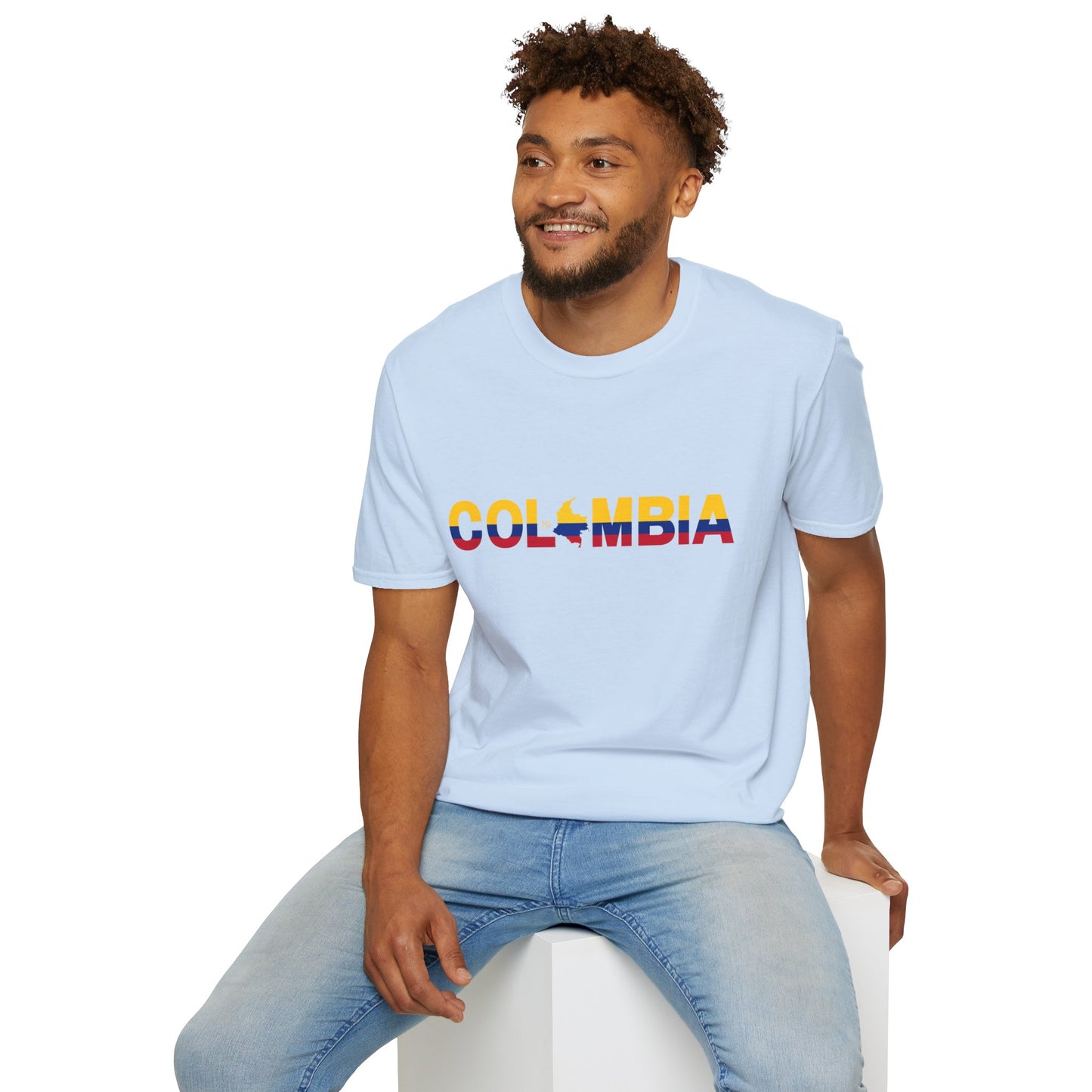 Camiseta com listras da bandeira da Colômbia