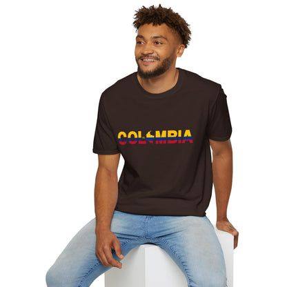 Camiseta com listras da bandeira da Colômbia