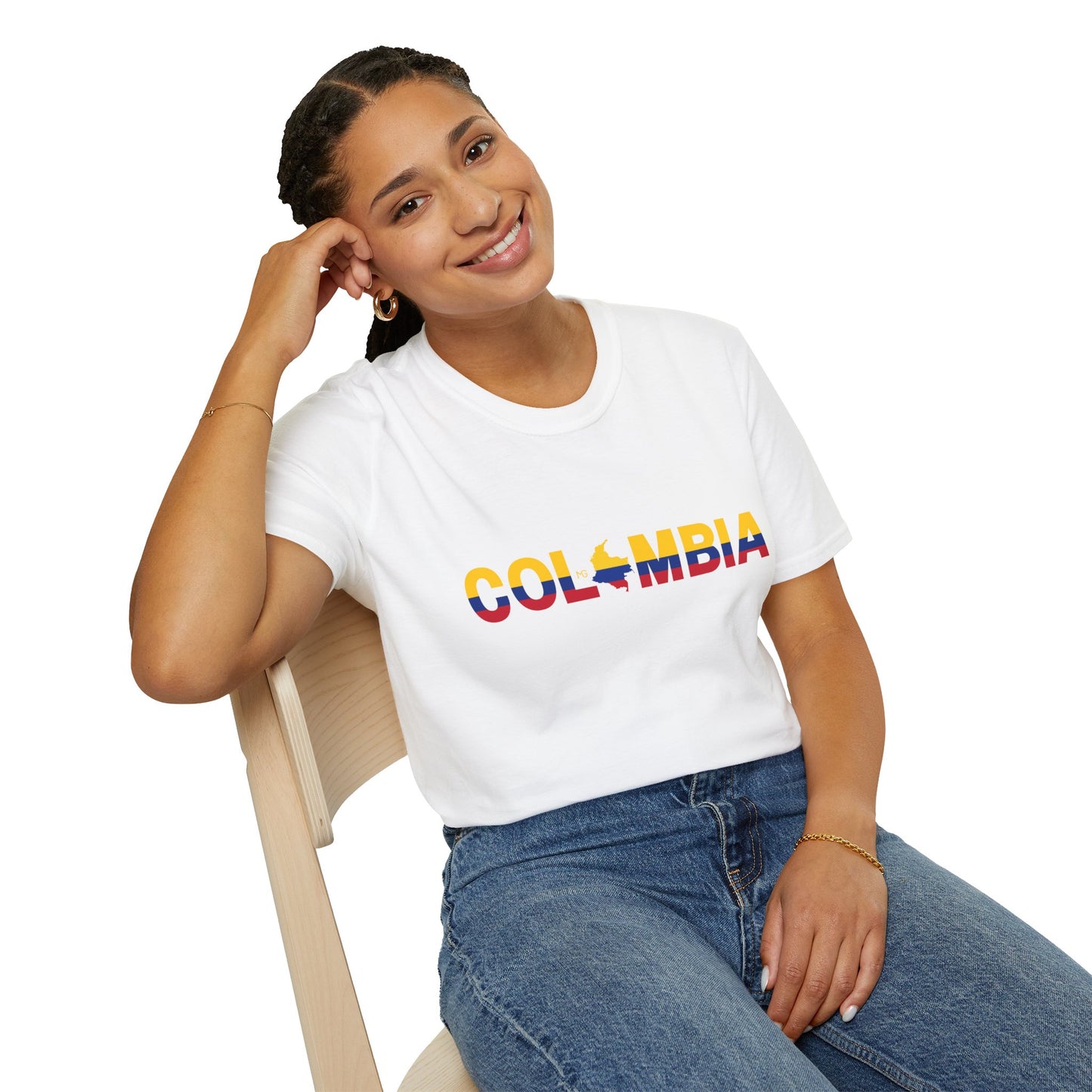 Camiseta com listras da bandeira da Colômbia