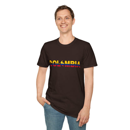 Camiseta com listras da bandeira da Colômbia