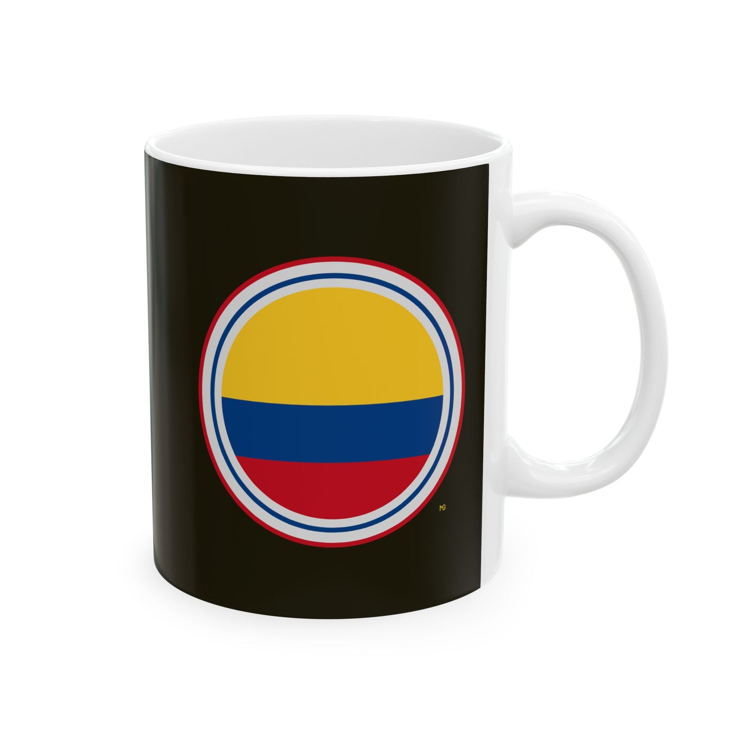 Taza de café negra con la insignia de Colombia